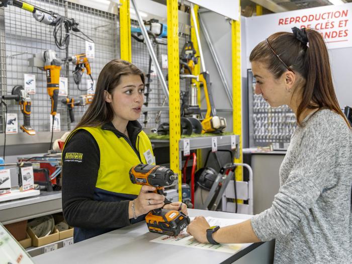 hote_caisse_services_clients_entrepot_du_bricolage