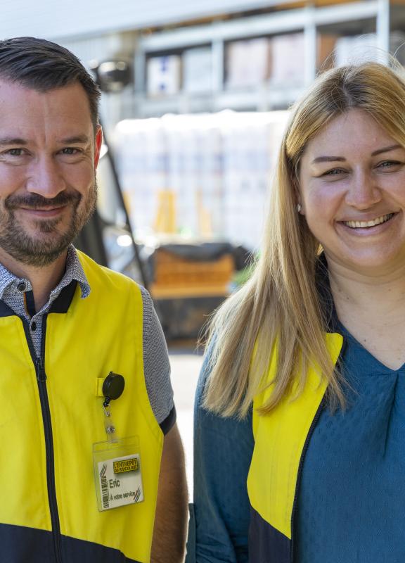 Directeur et Directrice à L'Entrepôt du Bricolage